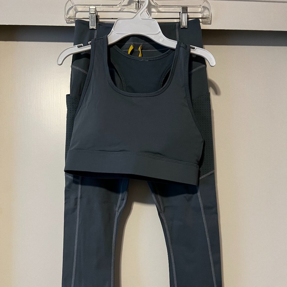 Fabletics small On-the-Go bra & Motion365 legging storm cloud